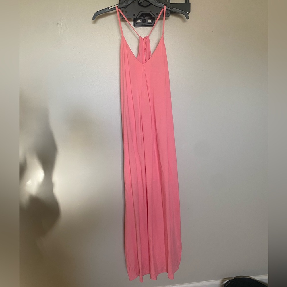 Maxi Dress From Gianni Bini With Pockets and Slits On Both Sides.